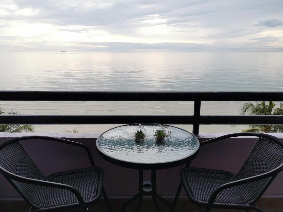 Tanjung Tuan Beach Regency - Hermis Theme 1 Car Park Kampong Baharu  Экстерьер фото